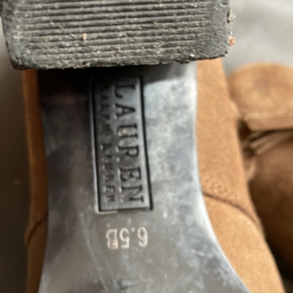 Fabulous Ralph Lauren Caramel Suede Stacked Heels, 6.5 - They Match Everything! - Picture 5 of 8